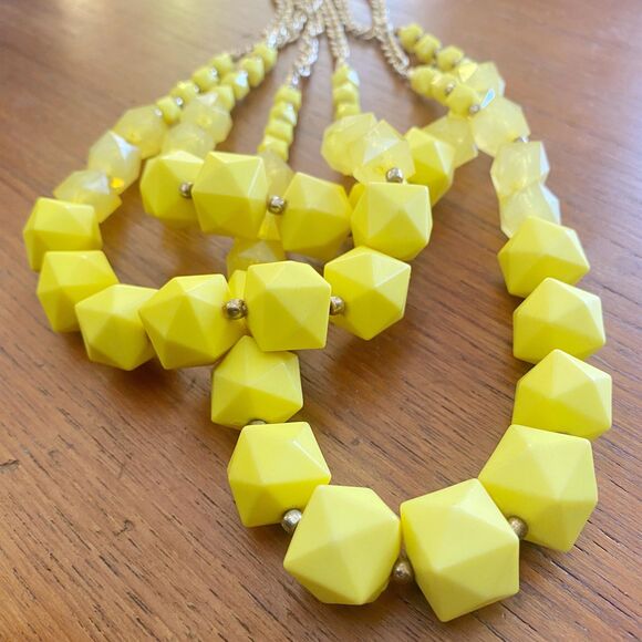 Vintage Yellow Chunky Triple Strand Bead Necklace, Bracelet and Drop Earrings - Picture 8 of 9